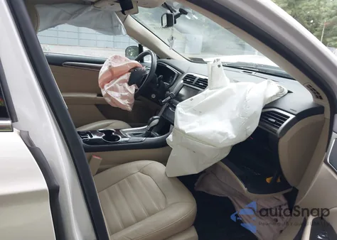 2015 Ford Fusion Hybrid Se z USA, uszkodzony, nr VIN 3FA6P0LU4FR202410